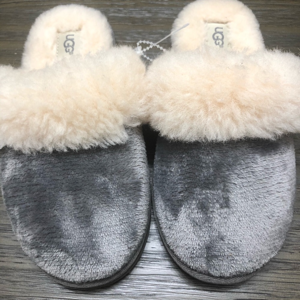 UGG Australia Kids Cozy II Suede Gray Slip sz13